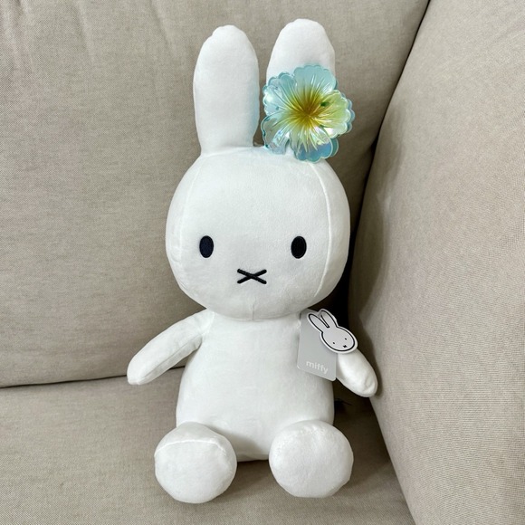 miffy Other - MIFFY White 14" Stuffed Plushie w/ Iridescent Hibiscus Hawaiian Flower Claw Clip